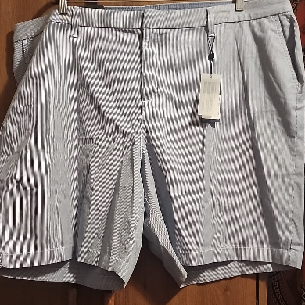 Tommy Hilfiger Women's Blue Striped Flex 5 Inch Hollywood Shorts Size 24W NWT
